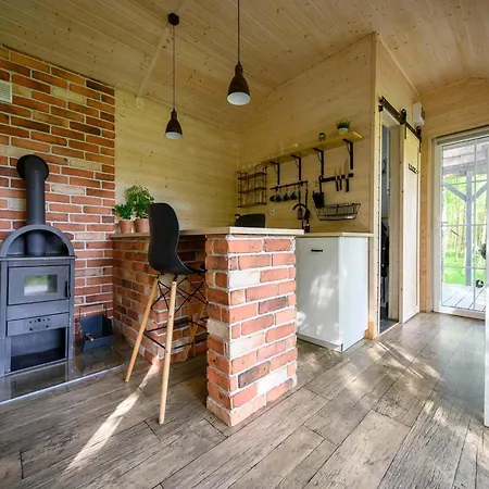 Comfortable No 2b With A Fireplace *